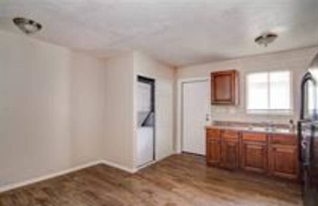 1810 N 51st Street - 14 Gallery 3