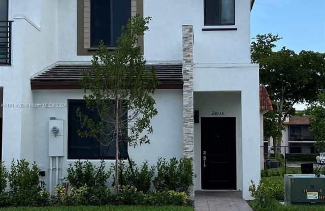 21035 NE 8th Ave - 21035 Northeast 8th Avenue, Ives Estates, FL 33179