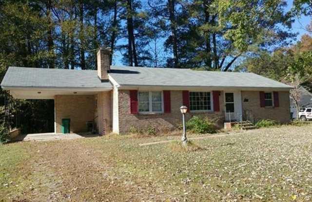 Take a look ... Waverly, VA  - 3 bedroom / 2 bath Gallery 1
