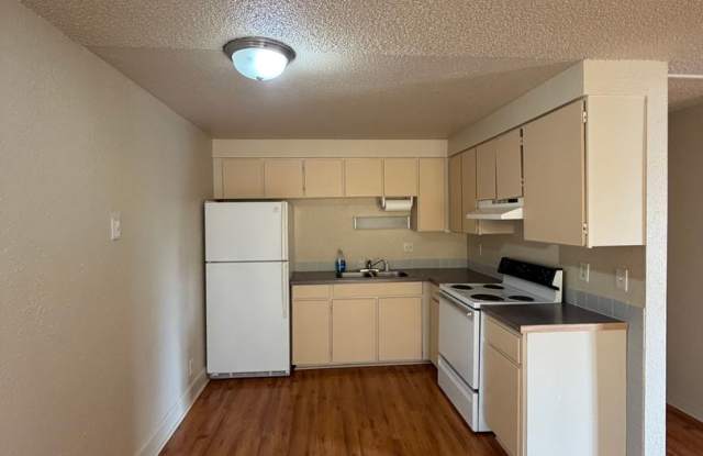 $200 OFF! Rare 2BD Ground Floor | W/S/G Included photos photos