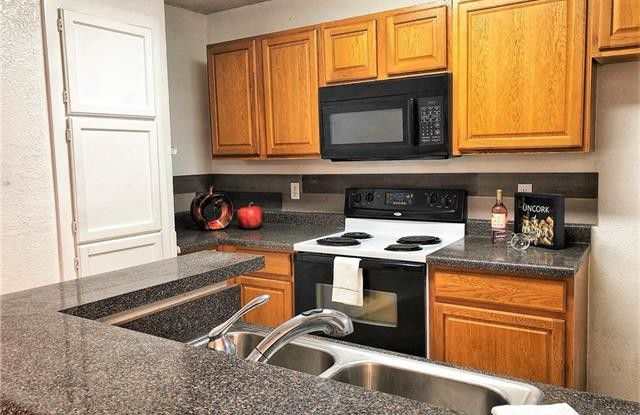 1156 Hemlock Dr Gallery 2