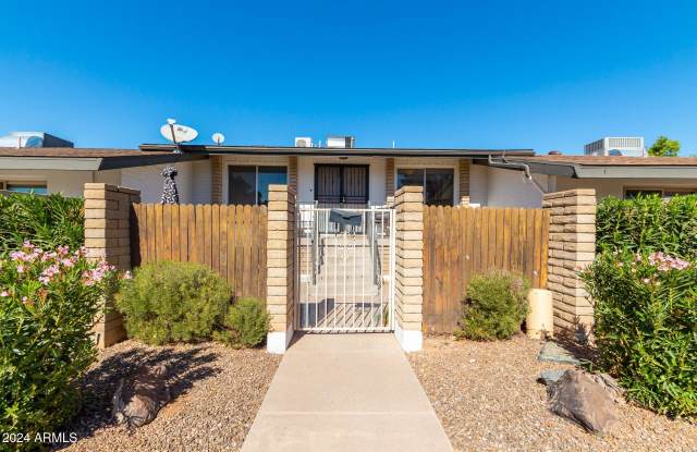 7631 E MINNEZONA Avenue - 7631 East Minnezona Avenue, Scottsdale, AZ 85251