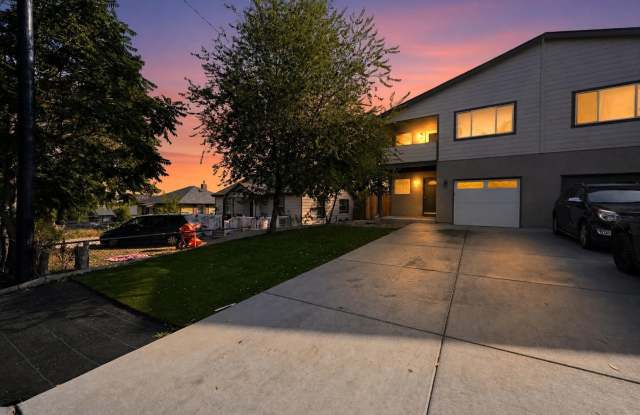 Charming 3BR House in Denver Gallery 1