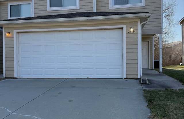 Great Townhome! - 2419 Deerfield Boulevard, Junction City, KS 66441