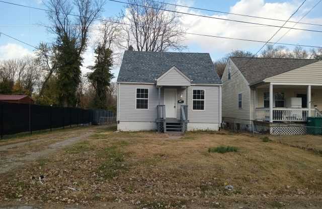 Free rent for December if moved in no later than 12/31/2025! 2 Bedroom House with Basement and Big Backyard! photos photos