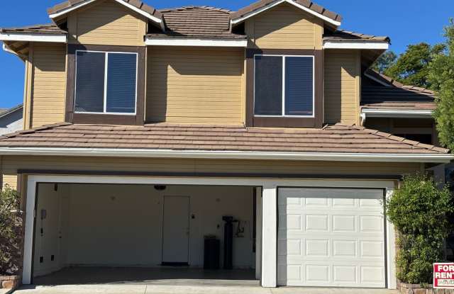 Coming Soon !!!!Beautiful  4 bedrooms, 2 full bathrooms Tenant Occupied. Please call to Schedule!! photos photos