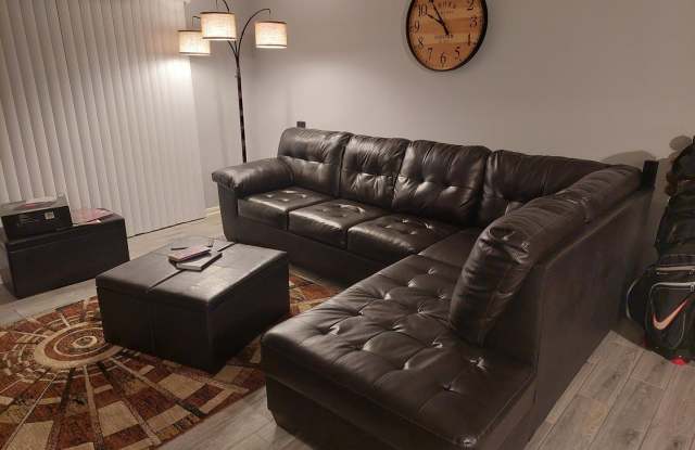 18361 Glen Oak Avenue Gallery 4