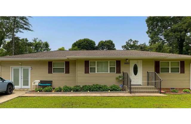 Coming Soon! 3 bed, 1 bath House for Lease photos photos