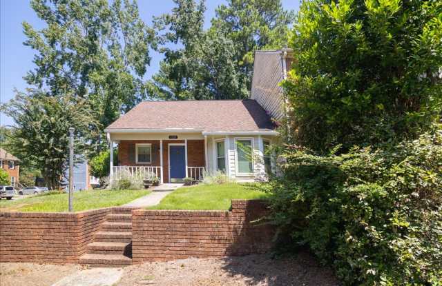 Spacious Corner Lot 2bd/2ba Ranch Townhome in Quiet Neighborhood  Perfect for Roommates! - 1323 Poplar Pointe, Smyrna, GA 30082