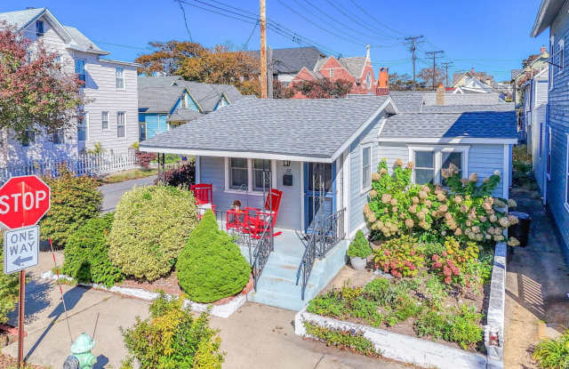 77 Abbott Avenue unit: Front photos photos