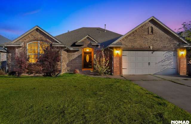 Charming 3BR House in Moore, OK photos photos