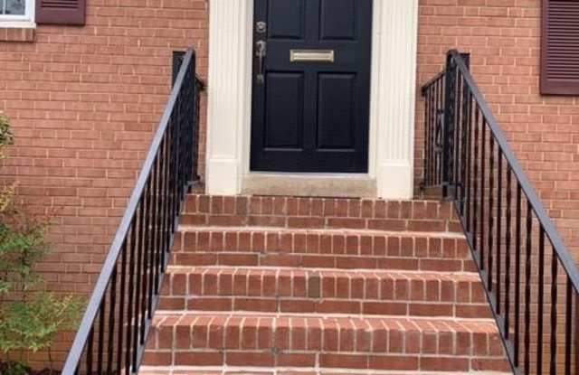 2414 CHESTNUT STREET Gallery 2