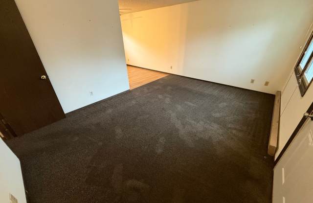 1145 Lancaster Gallery 3
