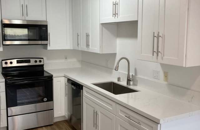 3811 Green (4 Units) photos photos