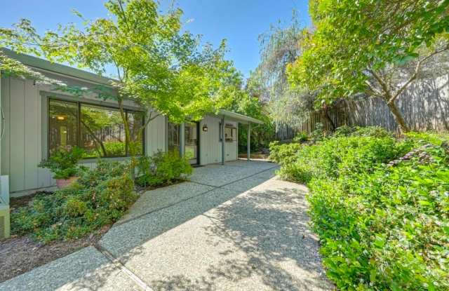 Beautiful 3-Bedroom Home in North Auburn's Sierra Foothills photos photos