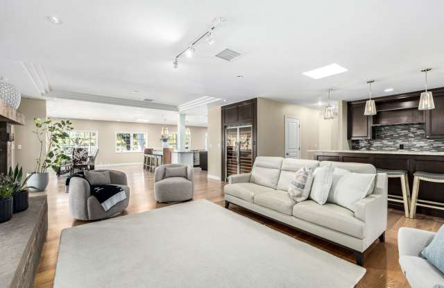 Rates Vary: $10,995 - $19,995 Gallery 1