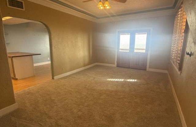 This Phenomenal 3 bed 2 1/2 bath in Jerome - Contact Property Pros Property Management Gallery 4
