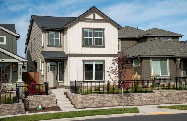 Hello write a rental marketing listing for 20852 SE Denver Bend OR 97702 photos photos