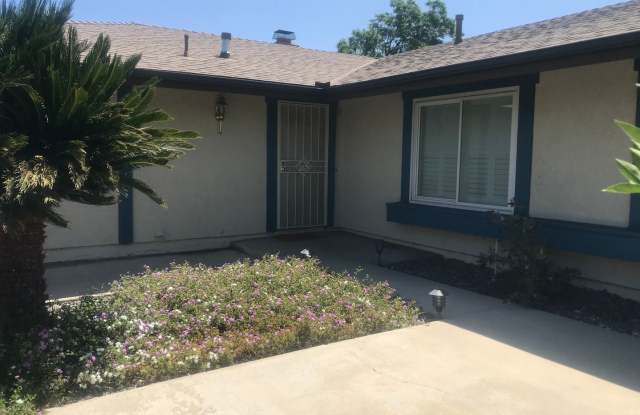2bd/2ba + built in office -  Riverside, CA! Gallery 4
