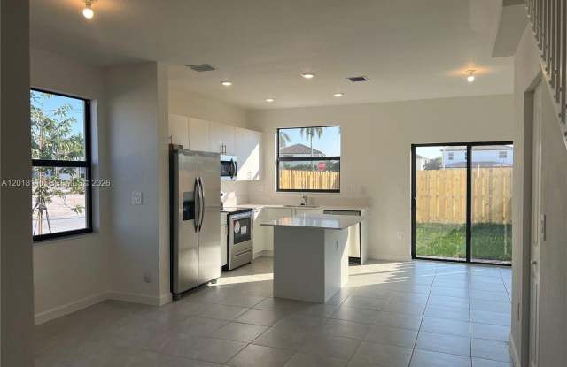 11804 SW 247th Ter photos photos