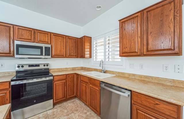 Spacious 4BR House in Gilbert Gallery 4