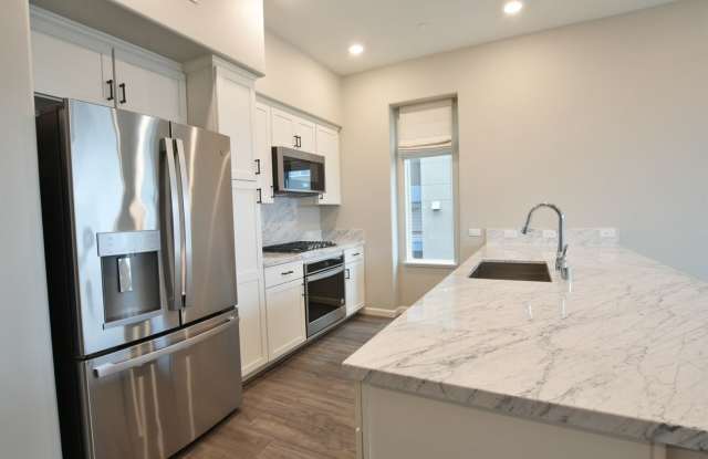 Stunning 3 Bedroom 2 Bath Communications Hill Beauty!! - 2981 Henry Miller Place, San Jose, CA 95136