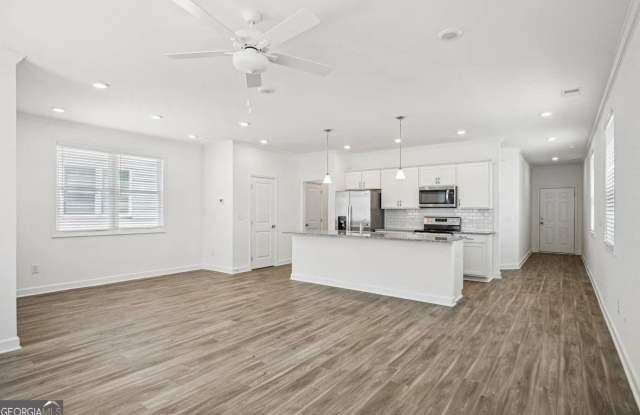 4021 Hillmont Lane Gallery 4