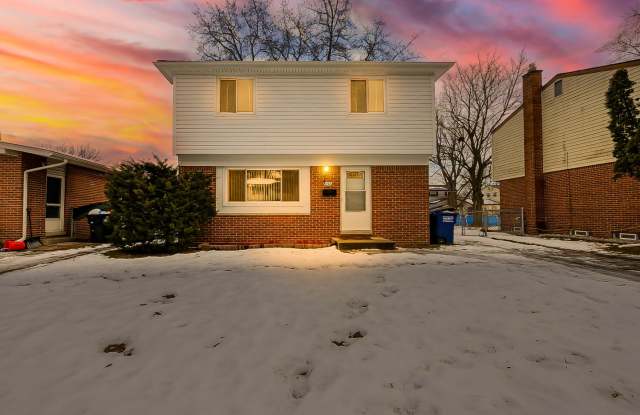 AVAILABLE NOW! Spacious and Inviting Westland Home! - 430 North Dobson Street, Westland, MI 48185