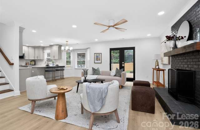 1943 Watlington Drive Gallery 1