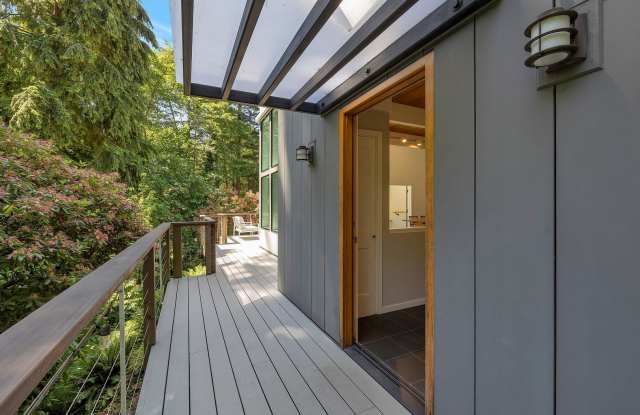 Great modern home located on Mercer Island photos photos