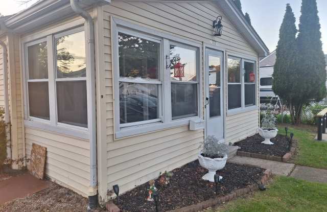 Charming 3 bedroom Roseville ranch Gallery 3
