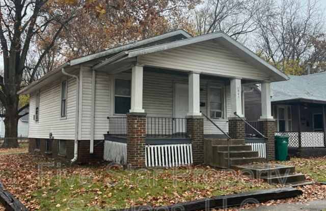 831 S 14th St photos photos