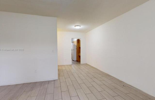 1451 NE 170th St # 105A Gallery 3
