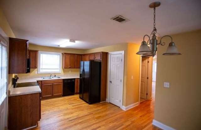 Cozy, modern 3bd 2ba house! Gallery 4