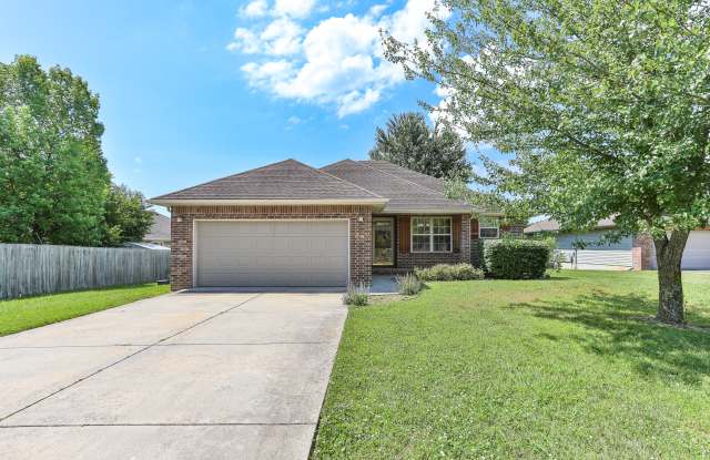 1004 Glen Oaks - 1004 Glen Oaks Dr, Nixa, MO 65714