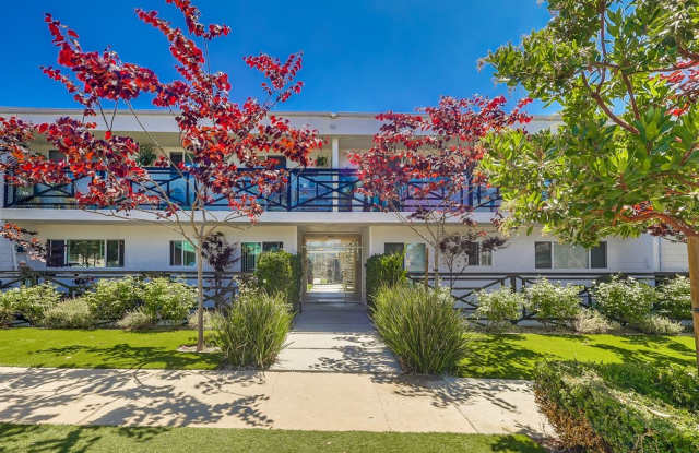 Apartment Building near SoFi with Pool, Covered Parking and Gym photos photos