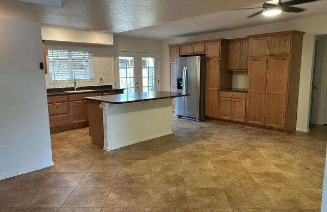 2120 E VILLA Court Gallery 2