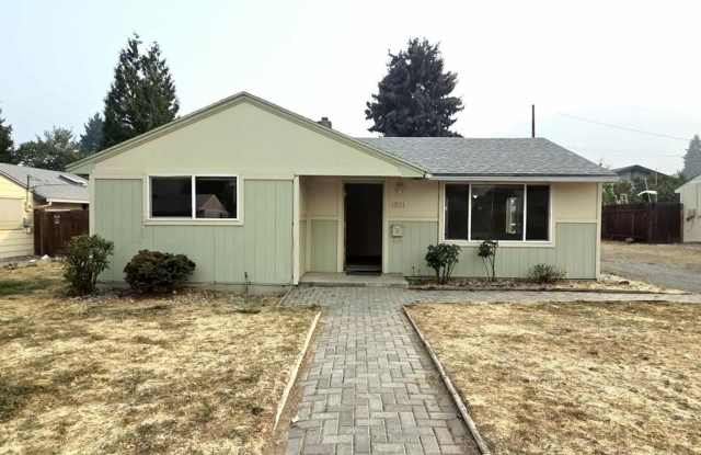 Two Bedrooms  One Bathroom Home $100.00 of the Rent! photos photos