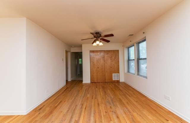 544 North Hermitage Avenue Gallery 3