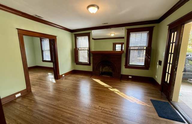 1937 LYNDALE Ave Gallery 2