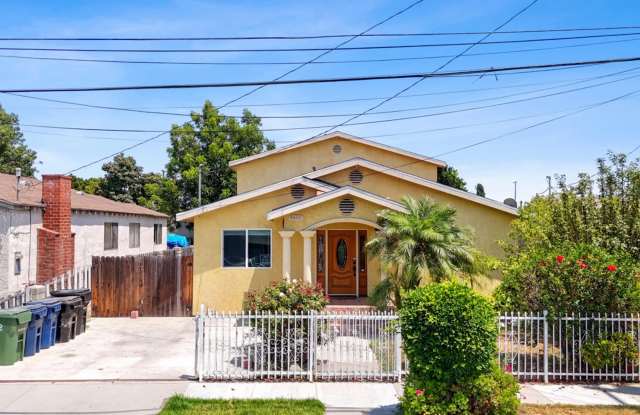 8400 Grape Street photos photos