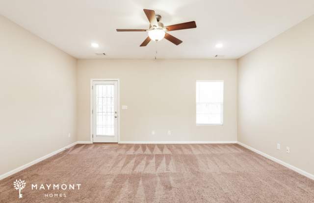 1374 Oak Ln Gallery 3