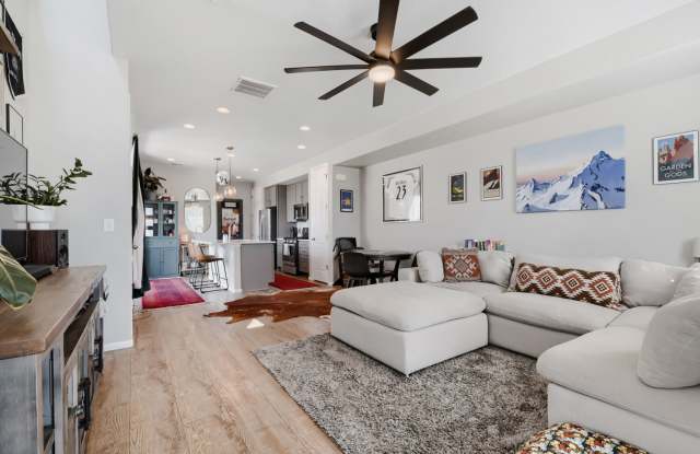 5345 Spalding Place Gallery 1