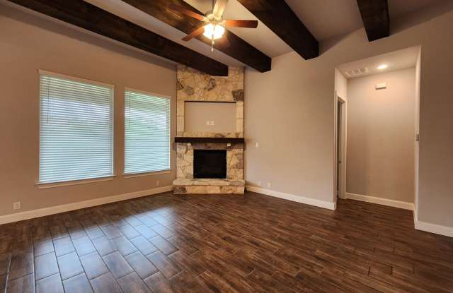 5/3/3  in Settlement at Gruene! Little over 1 Mile to Gruene & the Guadalupe River!! Fridge Included, Fireplace, NBISD Gallery 3