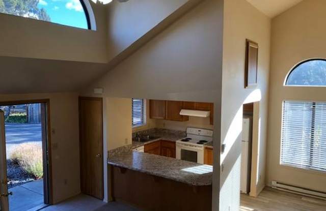 2008 Northeast Patterson Court - 1 - 2008 Northeast Patterson Court, Bend, OR 97701