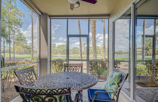 ** GOLF ENTHUSIASTS? ** PRESTIGIOUS VANDERBILT COUNTRY CLUB ** STUNNING 2 BED-2 BATH PLUS DEN HOME ** photos photos