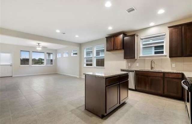 320 La Escalera Drive Gallery 4