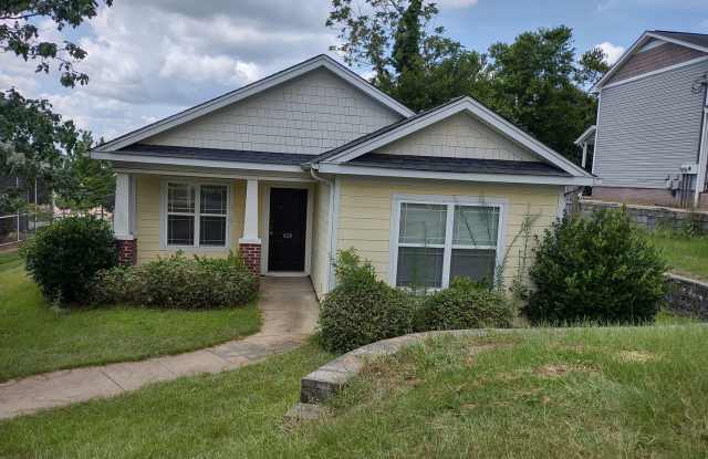 Great three bedroom two bath home Close to USC - 429 South Gregg Street, Columbia, SC 29205