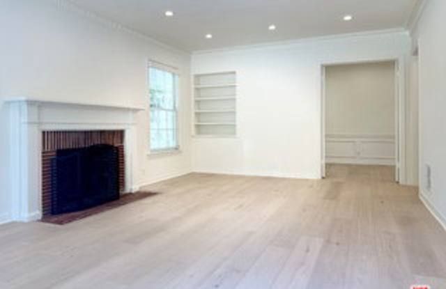 408 South Spalding Drive Gallery 4