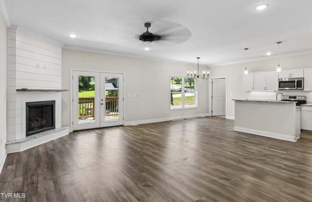 285 Warrior Drive Gallery 4